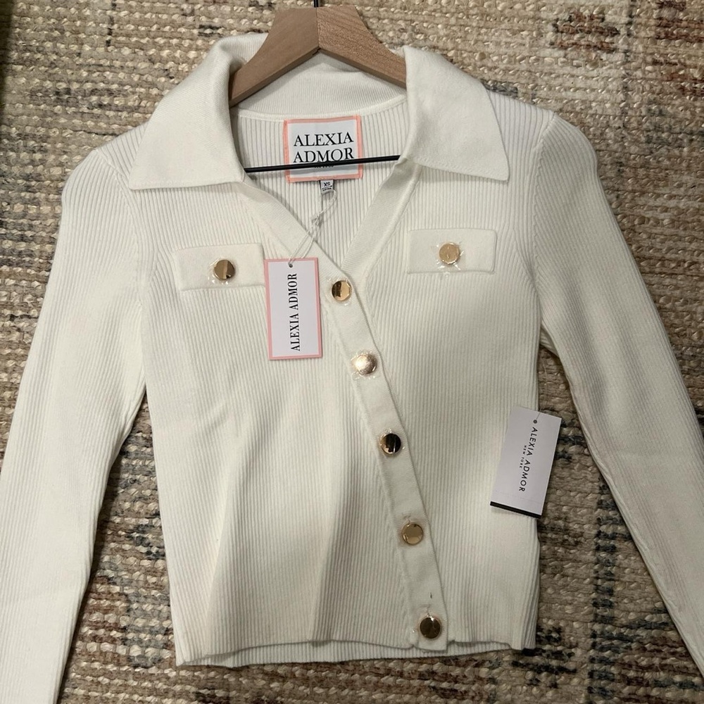 Alexia Admor Cream Button-Up Cardigan